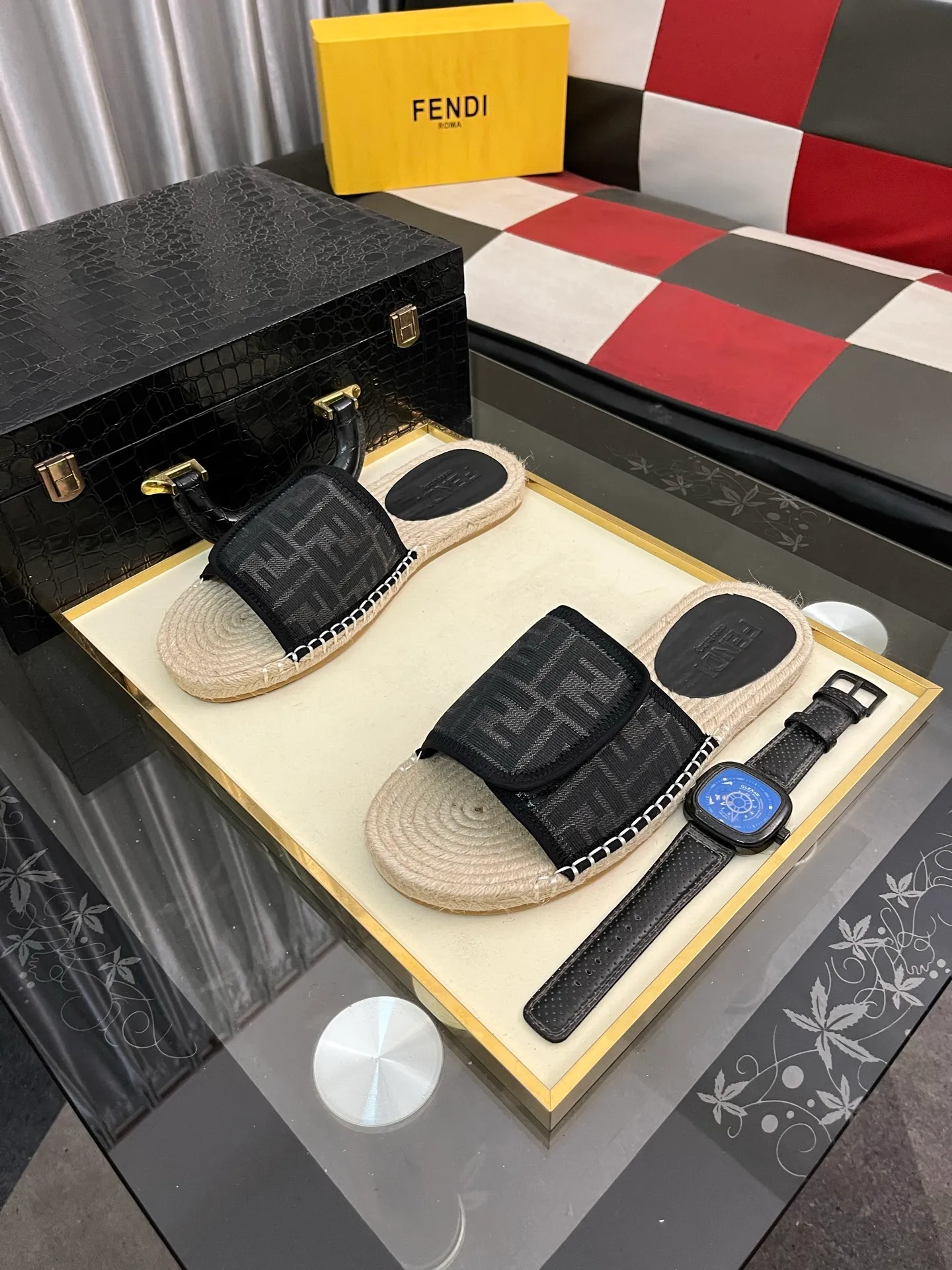 Men's shoes💰320⌚️⌚️[FENDI~Fendi slippers] High-end men's shoes brand official website 1:1 latest masterpiece: original mold customization, fabrics made of imported original materials, upgraded outsole, lighter, top quality in the market, simple and tasteful, a must-have for fashionistas, fashion is at your feet, full of confidence, the same style at the counter👍The season of summer slippers is here. Yardage: 38-44. Can be customized45.46.47